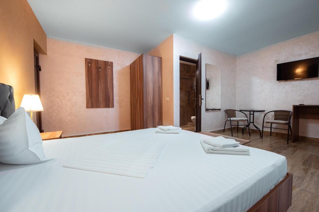 La Dudu Otel Vama Veche Dış mekan fotoğraf